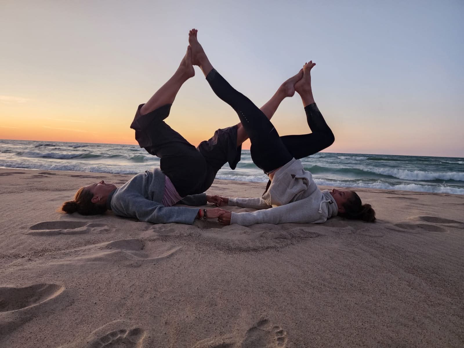 Yoga retreat β group practice together